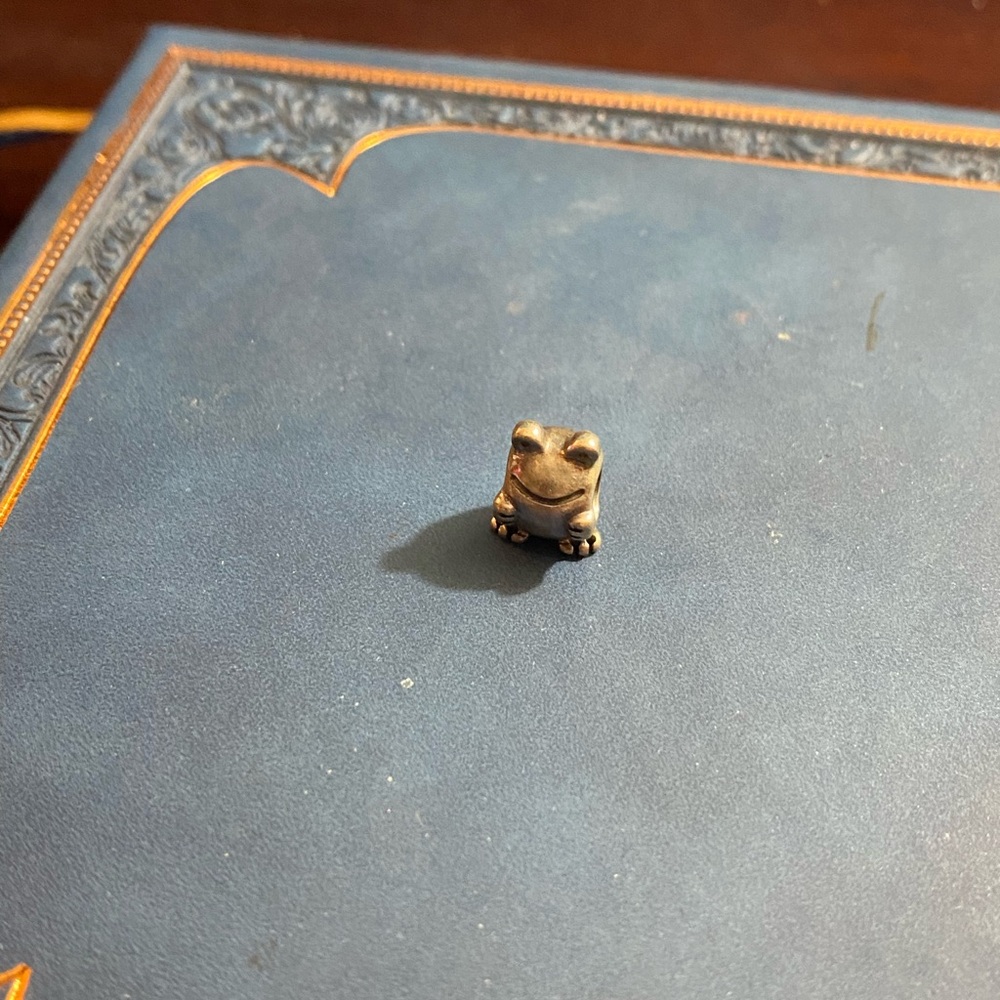 Pandora frog charm